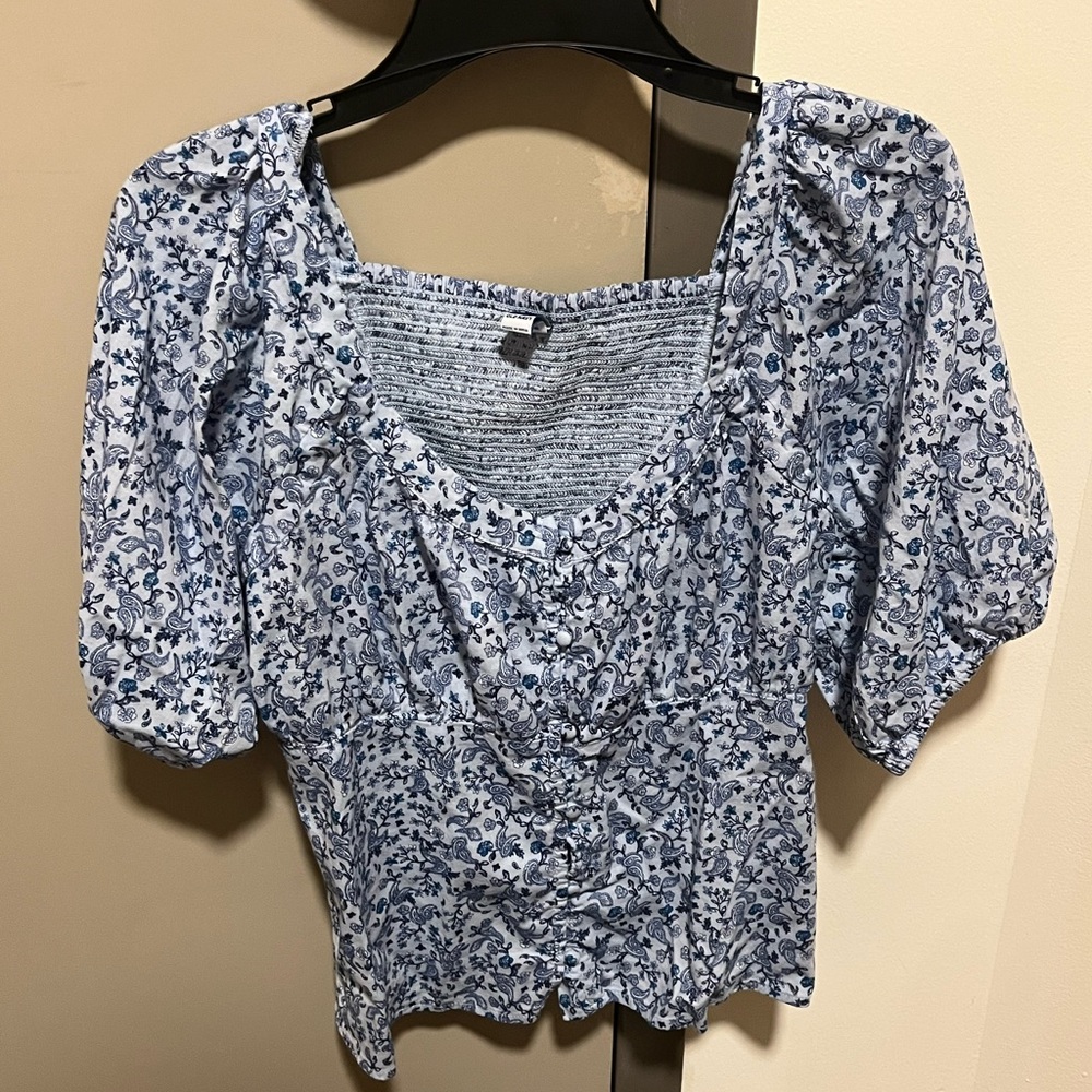 Old Navy Blue Pattern Smocked Top